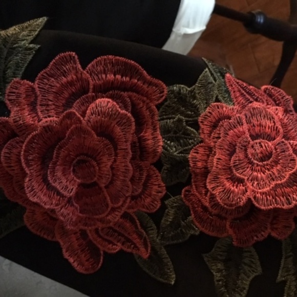 Cropped Rose Sweater - Picture 3 of 5